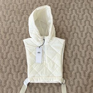 NWT ALO Yoga Size S Off-White Quilted Hooded Vest